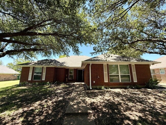 232 Crescent Dr in Hewitt, TX - Building Photo - Building Photo
