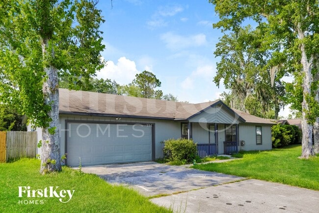 2244 Felucca Dr in Middleburg, FL - Building Photo - Building Photo