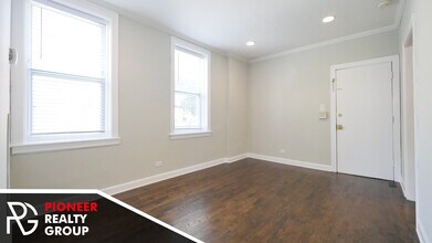 2259 W Hirsch St, Unit 2259-1W in Chicago, IL - Building Photo - Building Photo