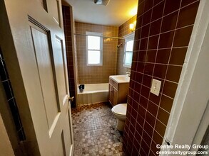 19 Banks St, Unit 2 in Somerville, MA - Foto de edificio - Building Photo