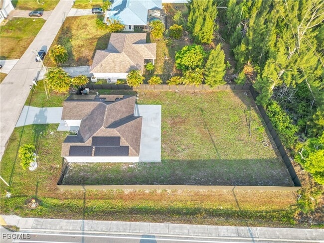 1601 SW 12th Terrace in Cape Coral, FL - Building Photo - Building Photo