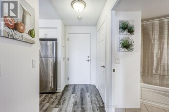 700-2700 Humberwood Blvd in Toronto, ON - Building Photo - Building Photo