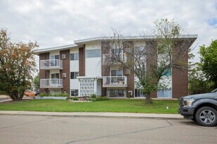 Braeside in Drumheller, AB - Building Photo
