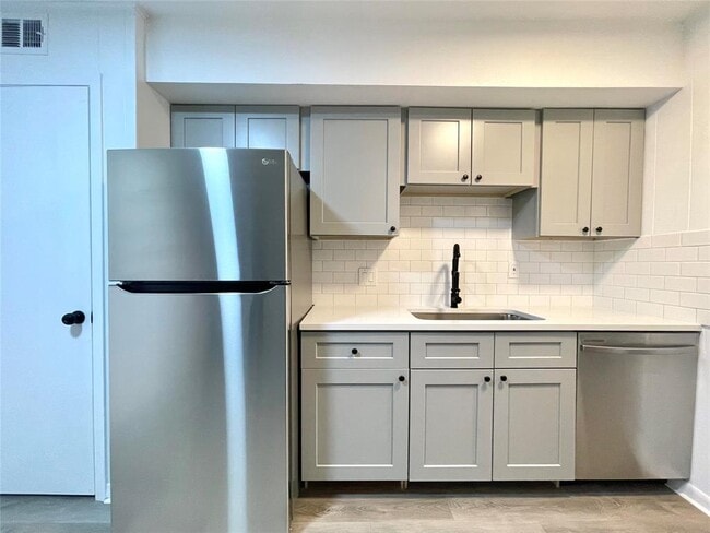 2306 Barton Village Cir in Austin, TX - Building Photo - Building Photo