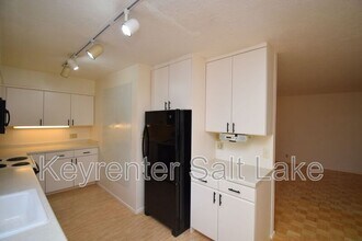 4797 S 2124 E in Holladay, UT - Building Photo - Building Photo