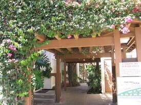6354 Rancho Mission Rd, Unit 1 bedroom, 1 bath Condo in Mission Valley in San Diego, CA - Building Photo