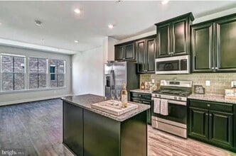 2820 Arts Vista Blvd in Hillcrest Heights, MD - Building Photo - Building Photo