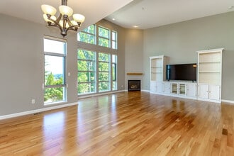 2355 Yakima Ct in Tacoma, WA - Building Photo - Building Photo