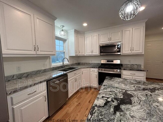 23 Quakertown Mdws in Ledyard, CT - Building Photo - Building Photo