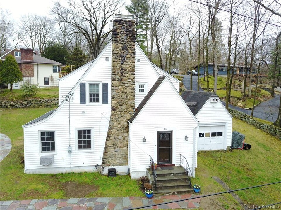 15 Beacon Hill Rd in Ardsley, NY - Building Photo
