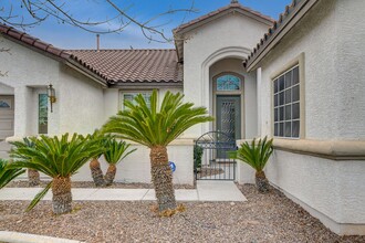 9809 Masterful Dr in Las Vegas, NV - Building Photo - Building Photo