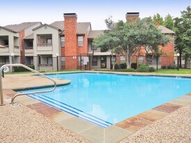 Villa Del Mar Apartments in Arlington, TX - Building Photo