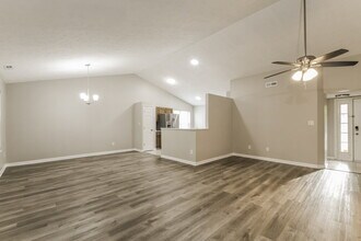 7667 Bayridge Dr in Indianapolis, IN - Building Photo - Building Photo