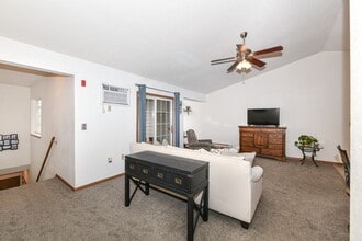 505 Lawson School Rd in Delavan, WI - Foto de edificio - Building Photo