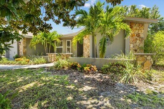 8307 12th Ave Dr NW in Bradenton, FL - Building Photo - Building Photo