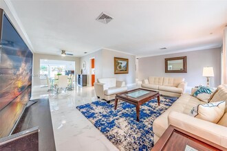 325 Isle of Capri Dr in Fort Lauderdale, FL - Foto de edificio - Building Photo