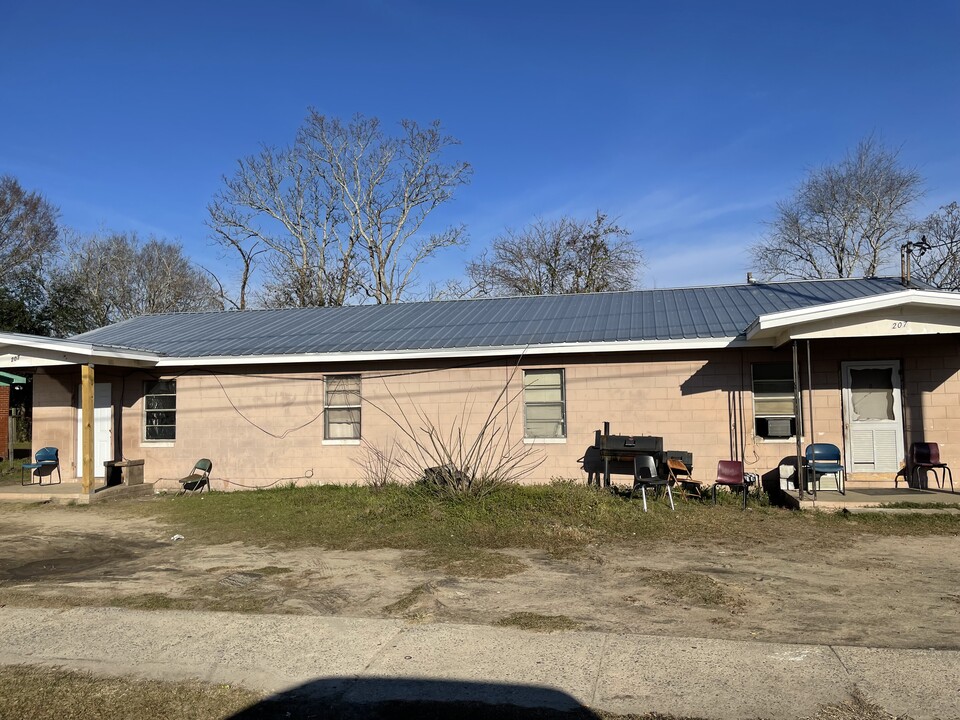 207-209 Hudson St in Dublin, GA - Building Photo