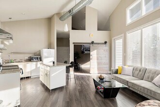 805 The High Rd in Austin, TX - Building Photo - Building Photo