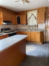 2438 N Central Park Ave, Unit 2nd Floor in Chicago, IL - Foto de edificio - Building Photo