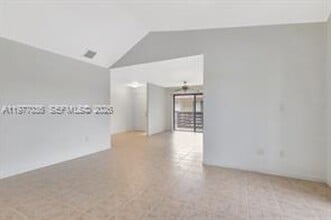 615 NW 210th St in Miami Gardens, FL - Building Photo - Building Photo