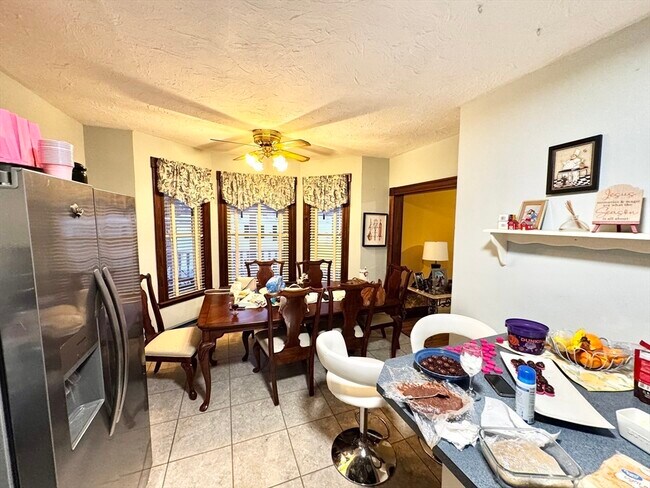63 Walnut St-Unit -1 in Leominster, MA - Building Photo - Building Photo