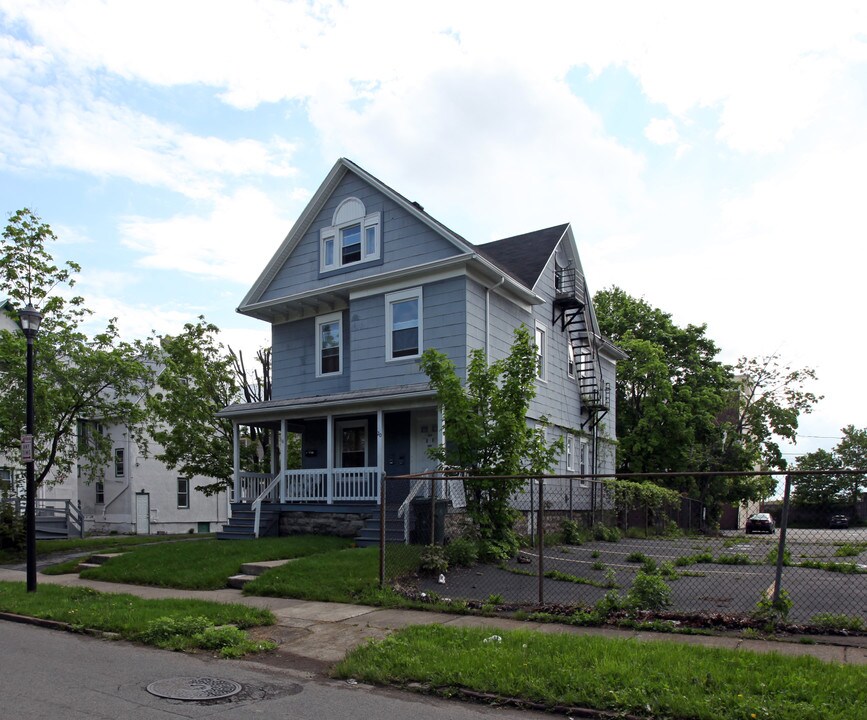 18-20 Bowman St in Rochester, NY - Foto de edificio