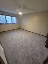 4906 Russell St in Midland, MI - Building Photo - Building Photo