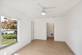 221 Antiquera Ave in Coral Gables, FL - Building Photo - Building Photo