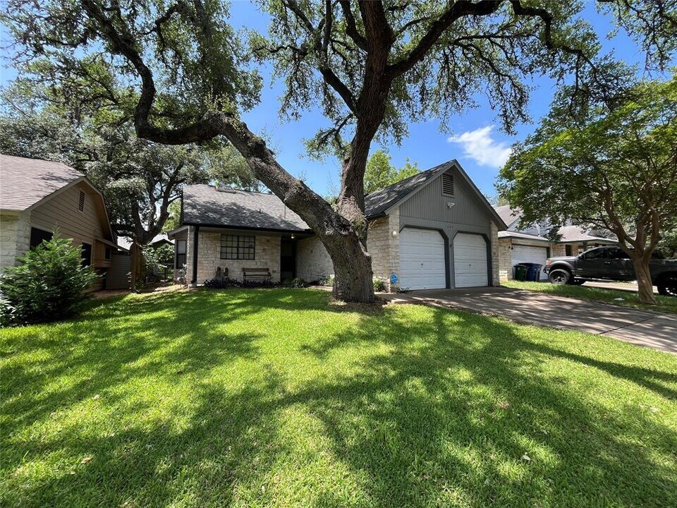 1005 Wessex Way in Austin, TX - Building Photo