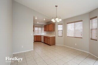 5820 Meadow Dale Dr in North Las Vegas, NV - Building Photo - Building Photo