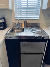 942 NW 133rd Ct, Unit 1 in Miami, FL - Building Photo - Building Photo