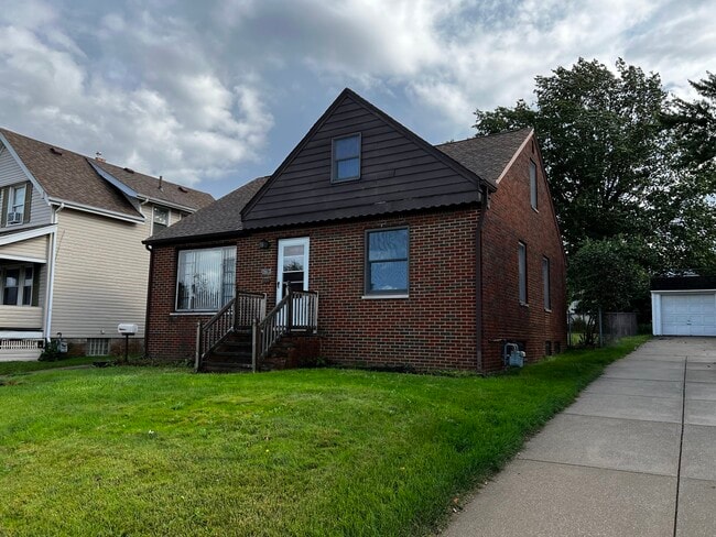 property at 7417 Kenilworth Ave