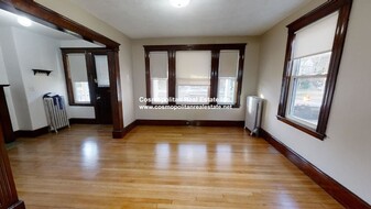 306 Fellsway W, Unit #1 Apartamentos