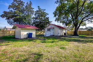 541 New Berlin Rd in Jacksonville, FL - Building Photo