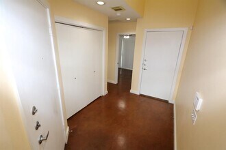 1466 Dennis St in Houston, TX - Building Photo - Building Photo