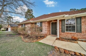 720 Springwood Dr in Conroe, TX - Building Photo - Building Photo