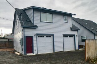 334-334 SW 12th St in Redmond, OR - Building Photo