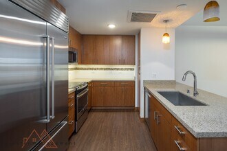 555 South St in Honolulu, HI - Foto de edificio - Building Photo