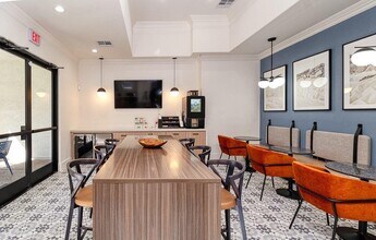 SolVida Central in Phoenix, AZ - Building Photo - Building Photo