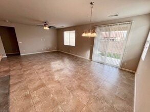 3445 Del Dios Ave in Clovis, CA - Building Photo - Building Photo