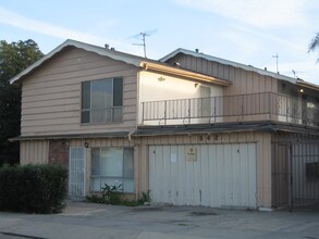 532-542 E Rhea St in Long Beach, CA - Building Photo - Building Photo