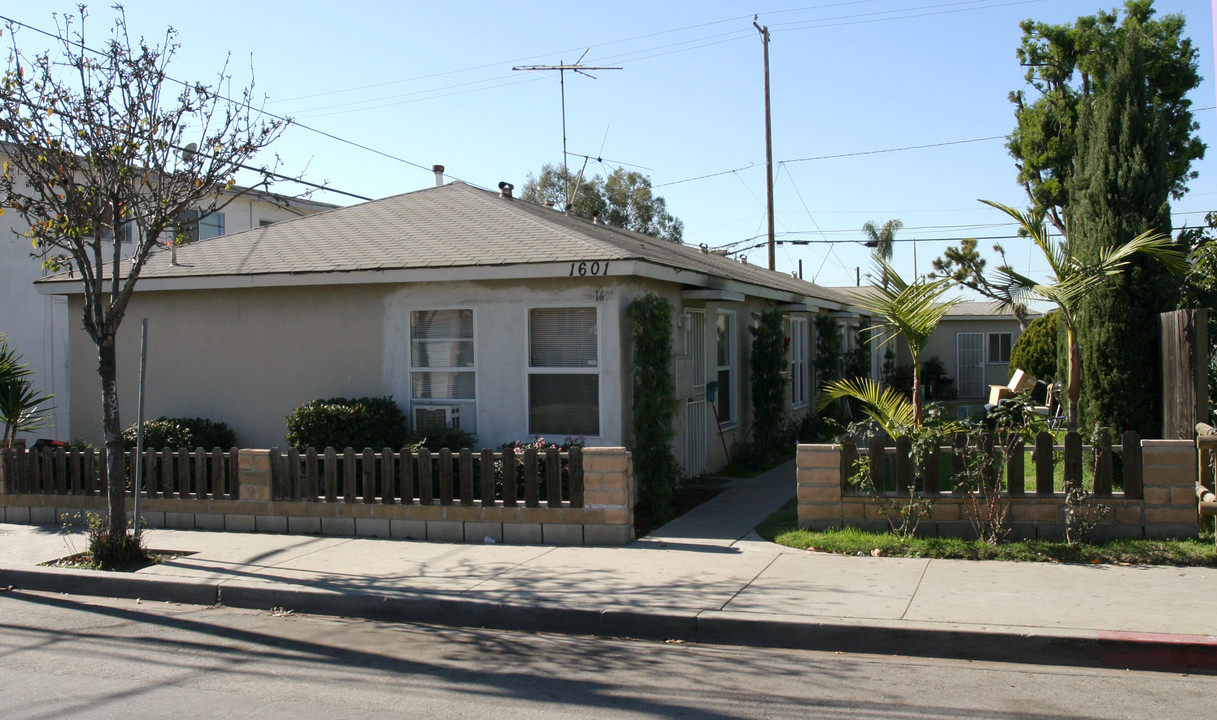 1601 Obispo Ave in Long Beach, CA - Building Photo