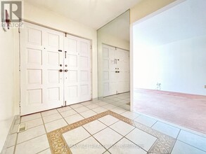 16 Wardencourt Dr in Toronto, ON - Building Photo - Building Photo