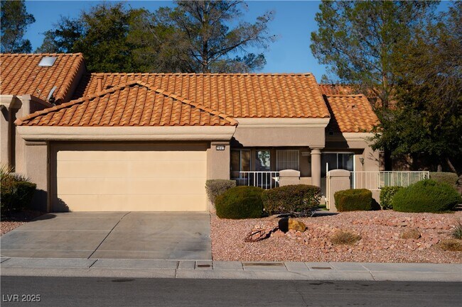 property at 2841 Bluffpoint Dr