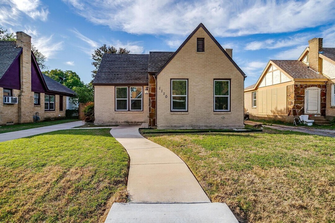 1110 Galloway Ave in Dallas, TX - Building Photo