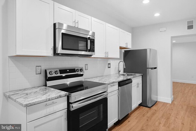 3876 Lancaster Ave in Philadelphia, PA - Building Photo - Building Photo