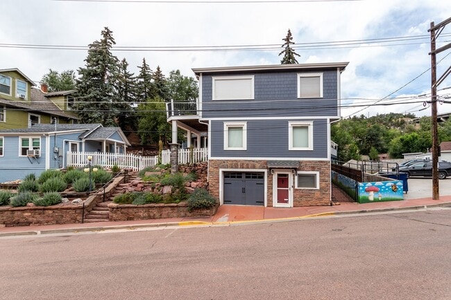 property at 513 Cañon Ave