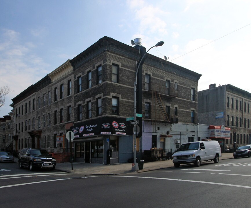 1240 Hancock St in Brooklyn, NY - Building Photo