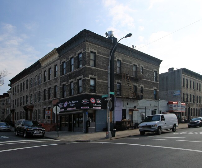1240 Hancock St