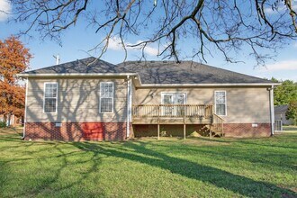 173 Putter Point Dr in Gallatin, TN - Foto de edificio - Building Photo
